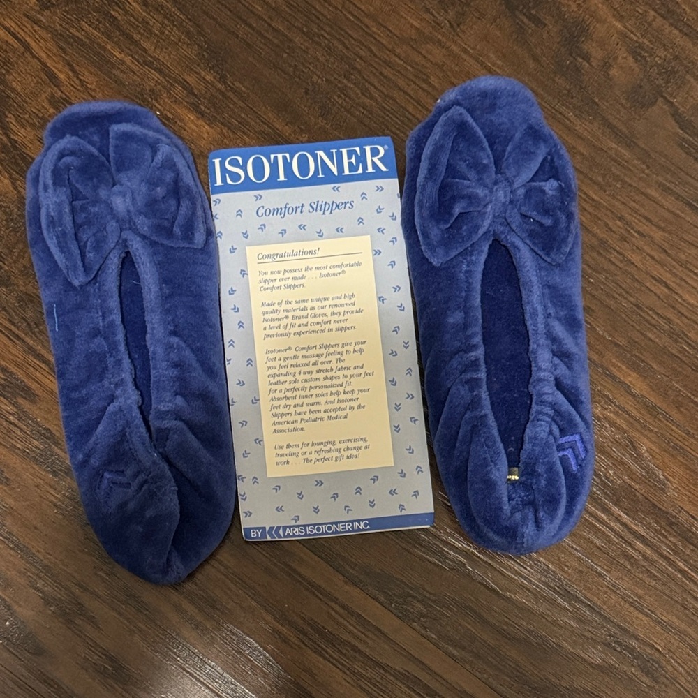 Isotoner Blue and Tan Comfort Slippers